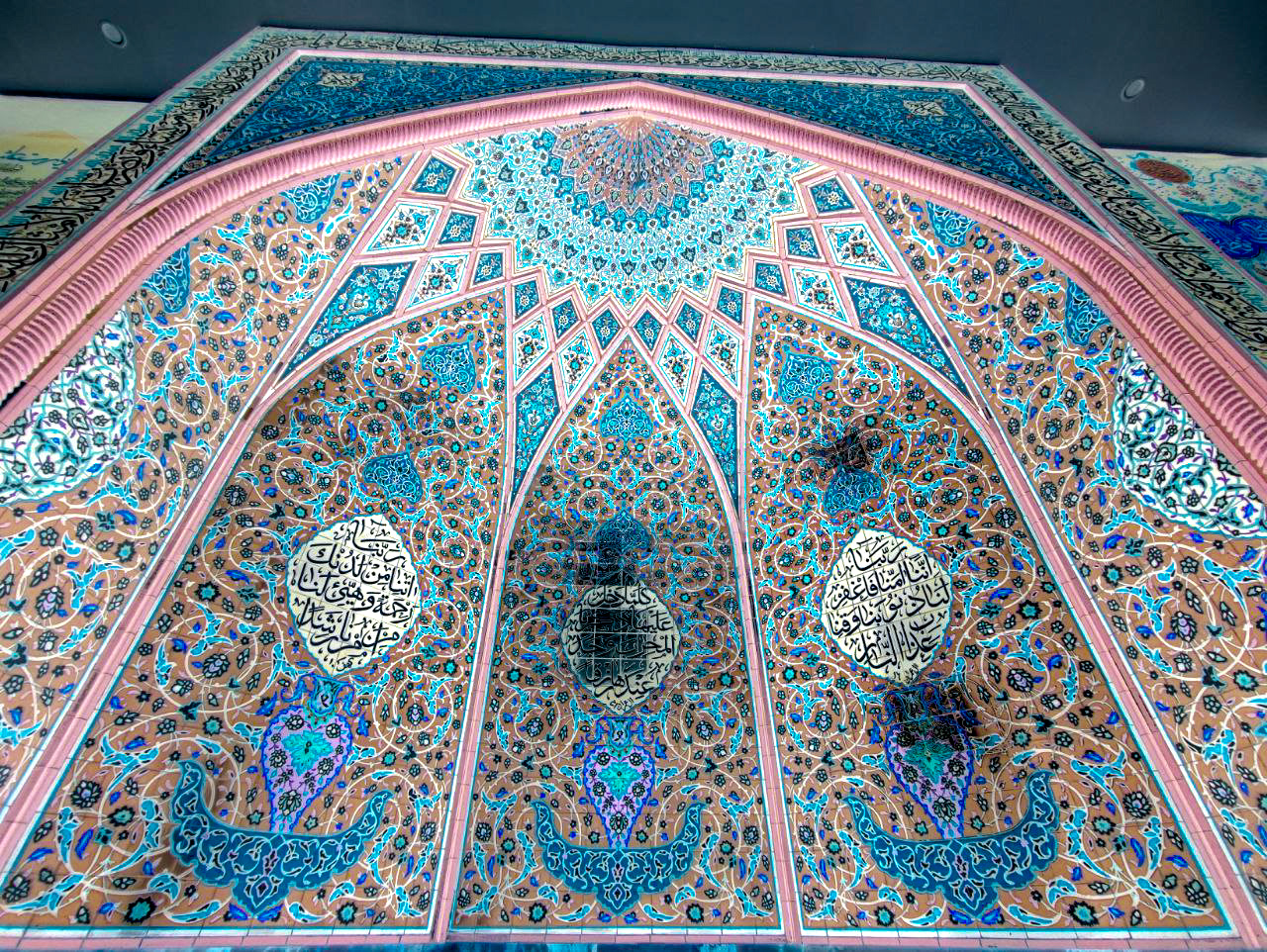 کاشی کاری محراب مسجد